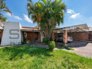 Casa en venta con departamento, calle Carranza esquina Ejercito Mexicano; colonia Flores Magon, Ciudad Madero, Tamaulipas