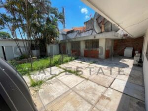 Casa en venta con departamento, calle Carranza esquina Ejercito Mexicano; colonia Flores Magon, Ciudad Madero, Tamaulipas