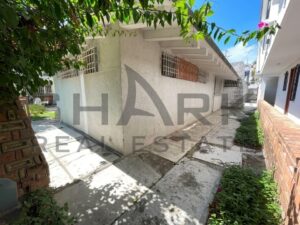 Casa en venta con departamento, calle Carranza esquina Ejercito Mexicano; colonia Flores Magon, Ciudad Madero, Tamaulipas