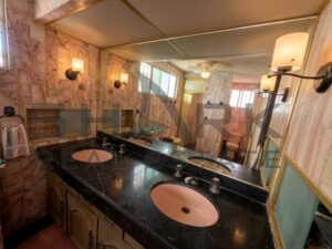 Casa en venta con departamento, calle Carranza esquina Ejercito Mexicano; colonia Flores Magon, Ciudad Madero, Tamaulipas