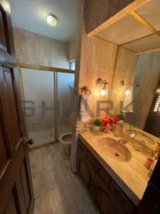 Casa en venta con departamento, calle Carranza esquina Ejercito Mexicano; colonia Flores Magon, Ciudad Madero, Tamaulipas