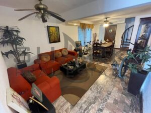 Casa en venta con departamento, calle Carranza esquina Ejercito Mexicano; colonia Flores Magon, Ciudad Madero, Tamaulipas