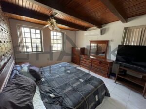 Casa en venta con departamento, calle Carranza esquina Ejercito Mexicano; colonia Flores Magon, Ciudad Madero, Tamaulipas