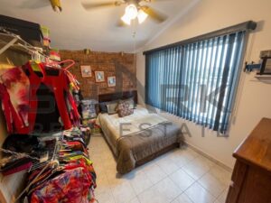 Casa en venta con departamento, calle Carranza esquina Ejercito Mexicano; colonia Flores Magon, Ciudad Madero, Tamaulipas